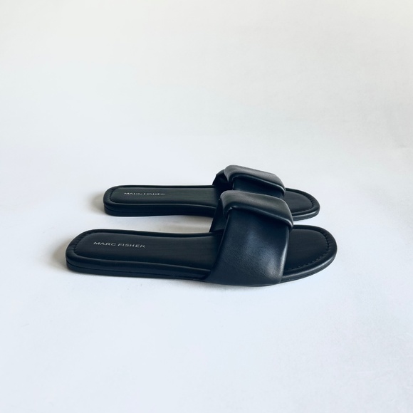 New Marc Fisher Black Man Made Leather Rubber Outsole Flip Flops size 9 - Picture 2 of 11